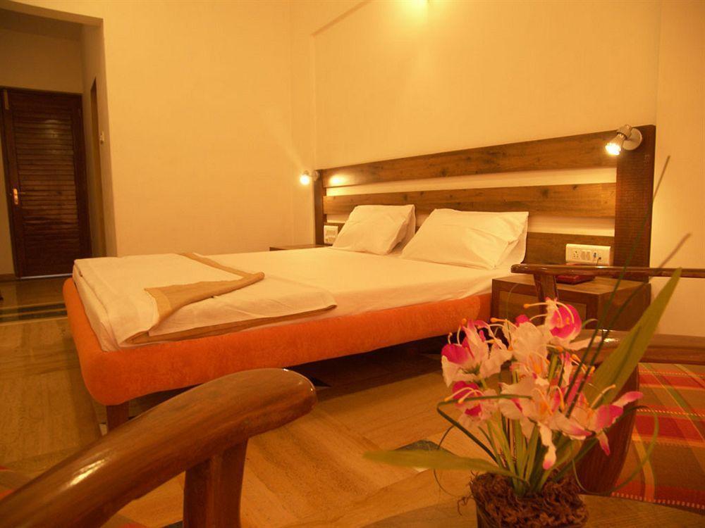 Hotel Sapphire Lonavla Exterior foto